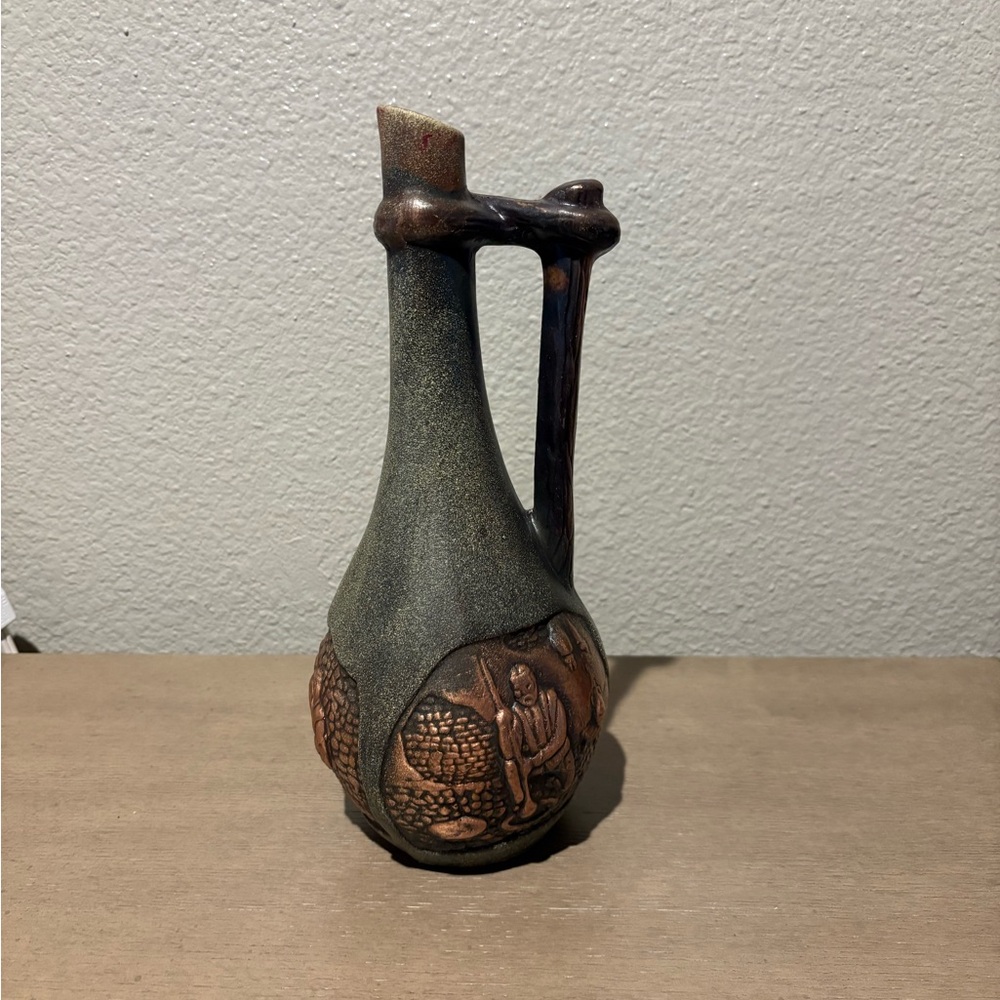 Elegant Ceramic Vase with Artistic Detailing Pitcher Georgian Liquor Bottle